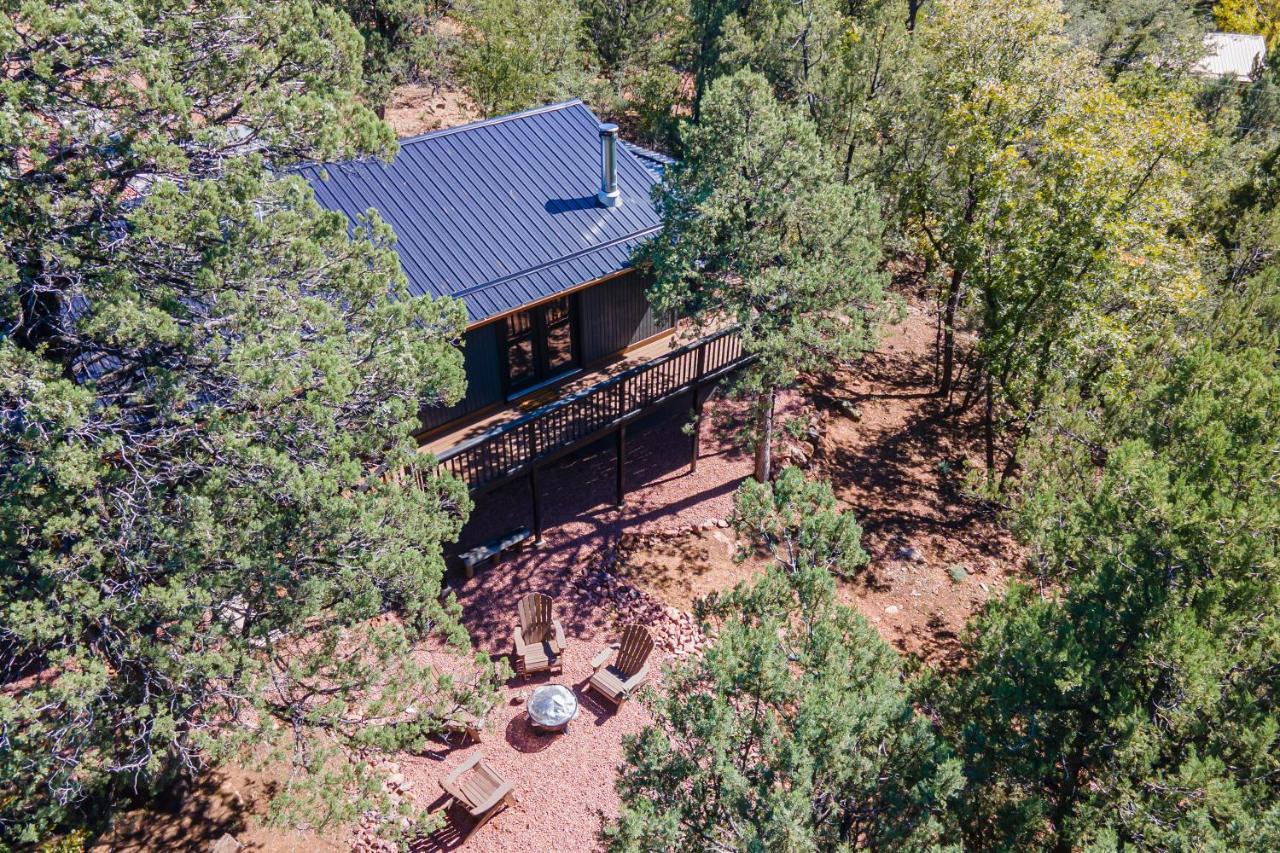 The Pine House - Cozy Mid-Century Modern, Pet-Friendly Villa Exterior photo