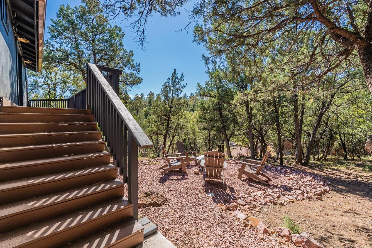 The Pine House - Cozy Mid-Century Modern, Pet-Friendly Villa Exterior photo